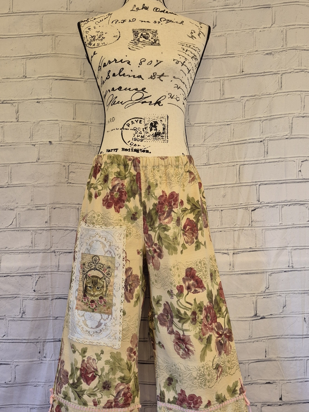 Floral Wide-Leg Bloomers in Cream with Pink Flowers